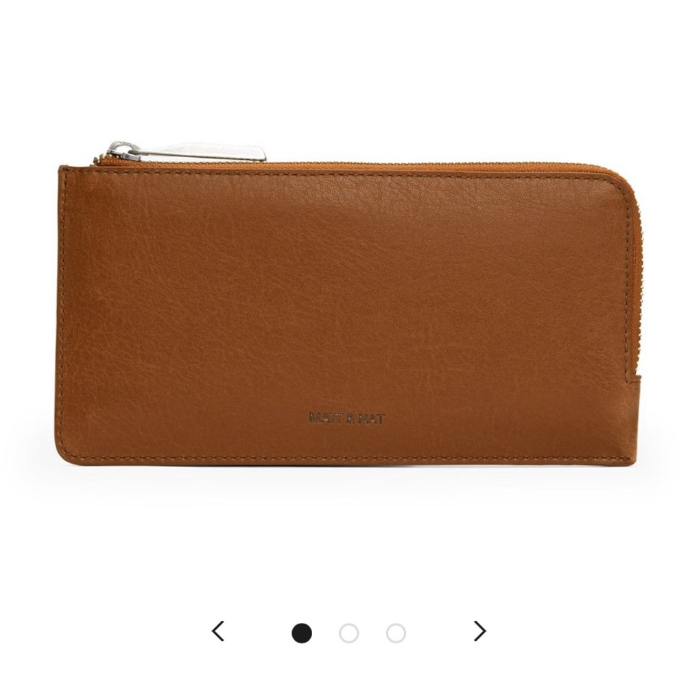NWOT. Matt & Nat Vegan Leather Seva Wallet.
